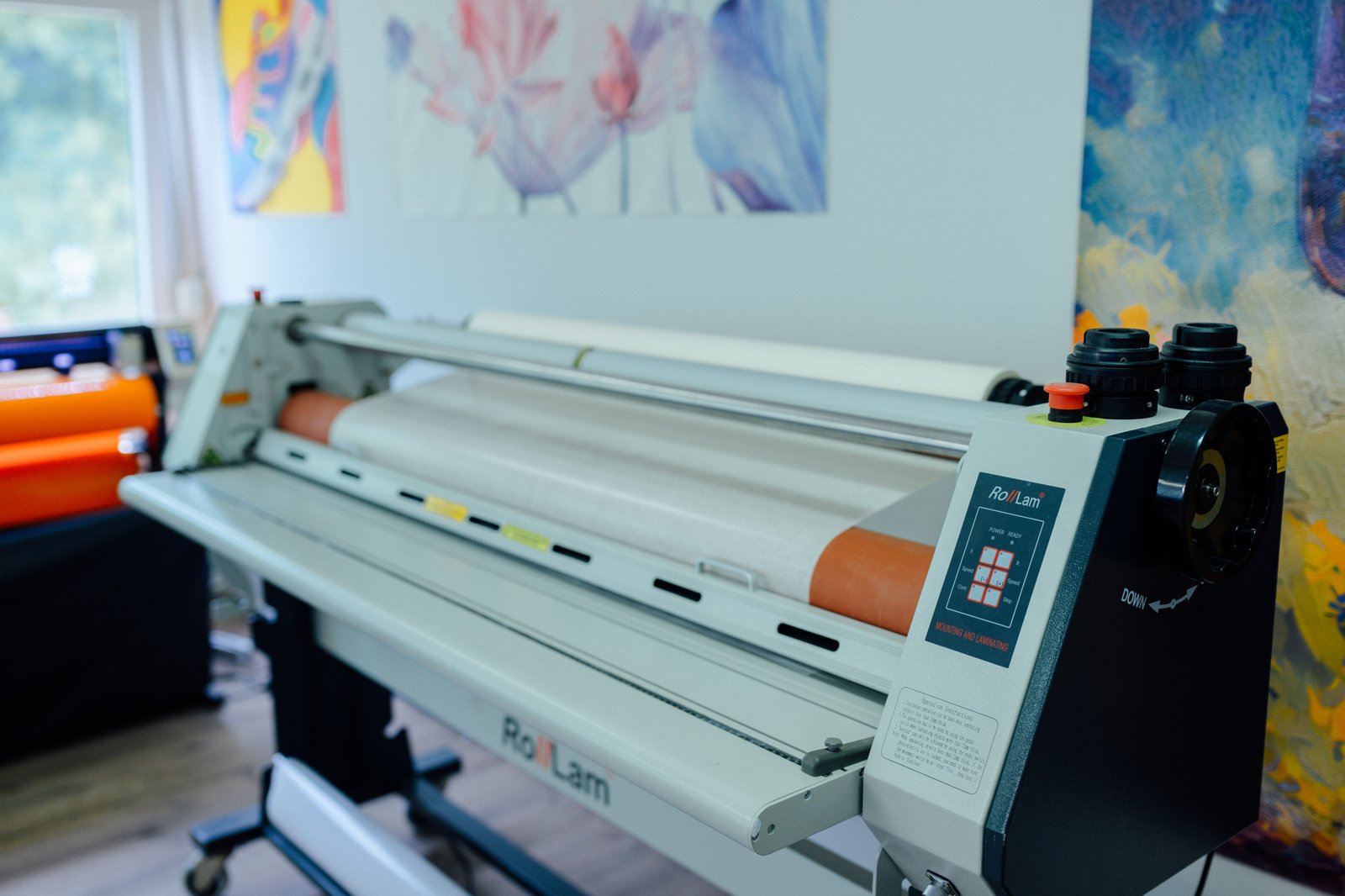 Plotter cutting and lamination — photo 2