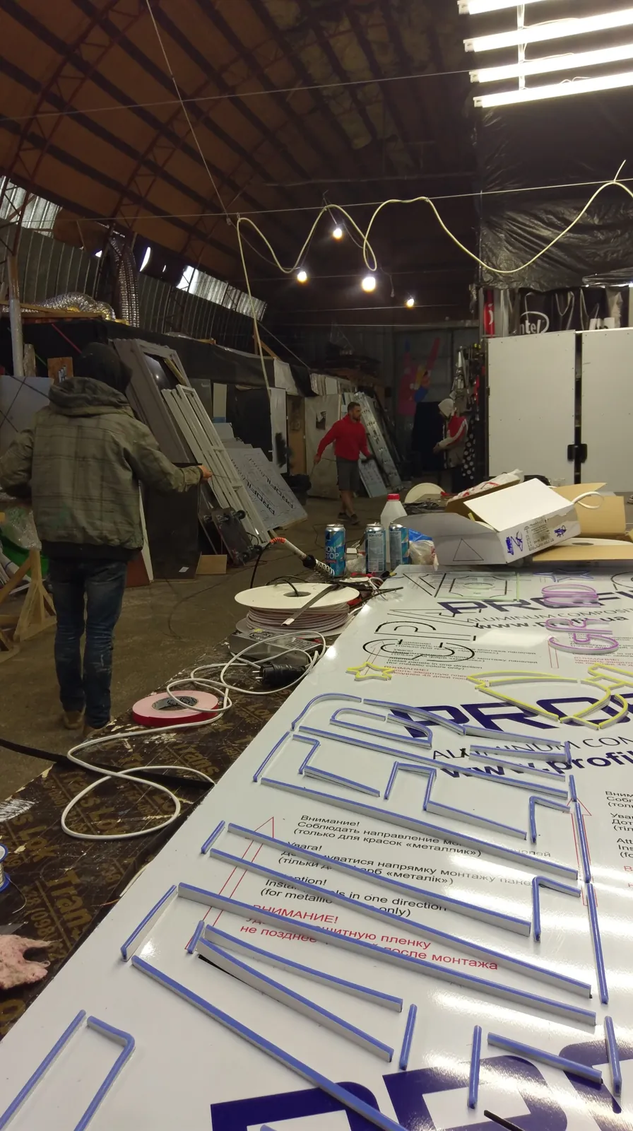 Clickdealer 5 x 3 m neon wall — custom project built by SLY Production, photo 5