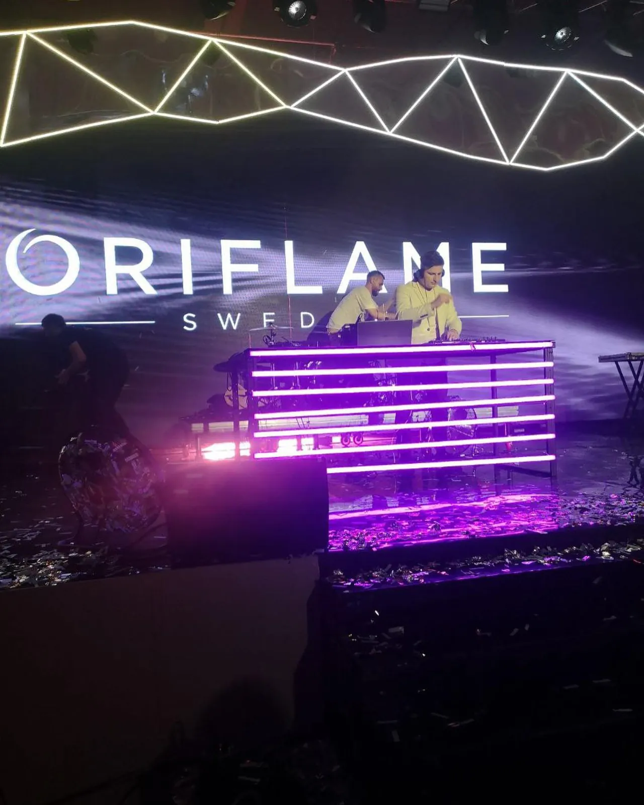 Next project: Oriflame neon stage (Event Decor)