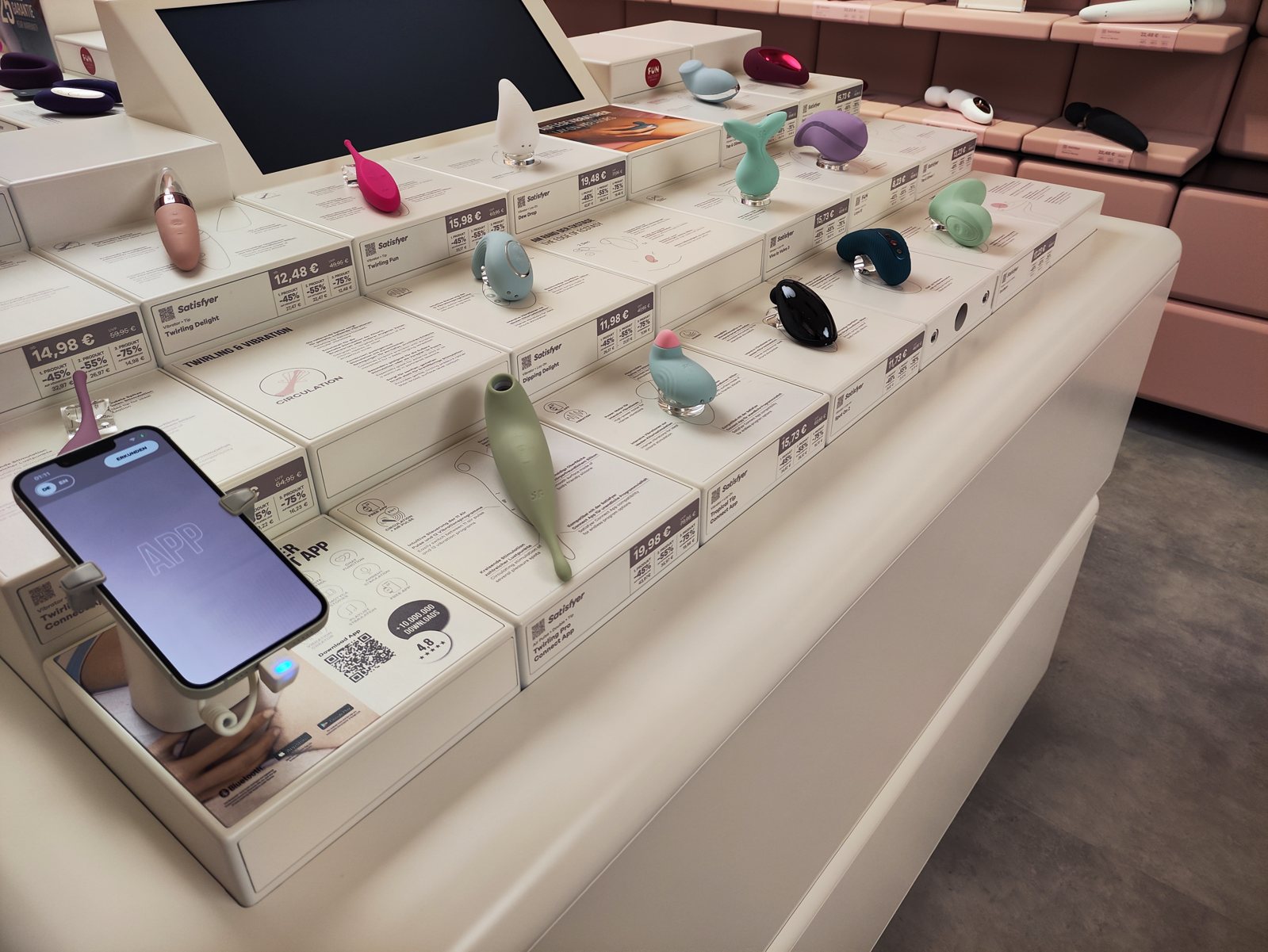 Satisfyer GEske — branded & retail project built by SLY Production, photo 4