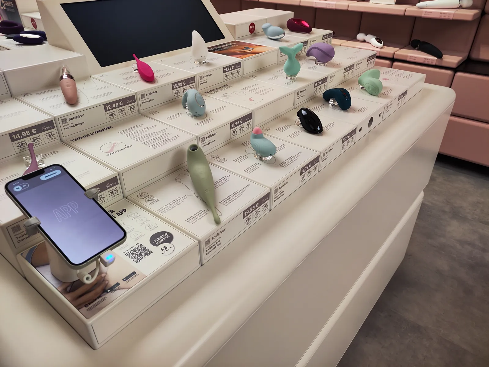 Satisfyer GEske — branded & retail project built by SLY Production, photo 4