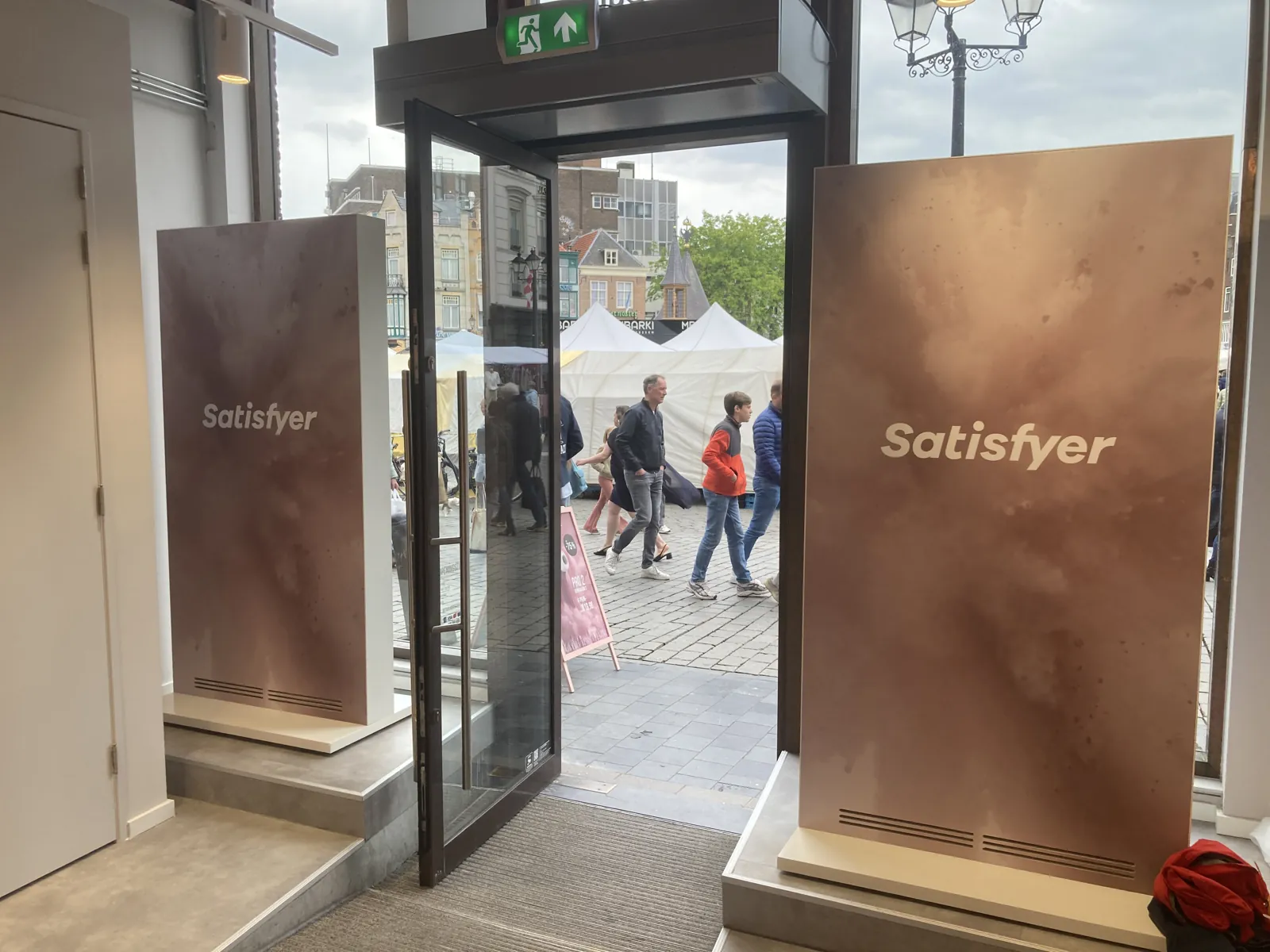 Satisfyer GEske — branded & retail project built by SLY Production, photo 10
