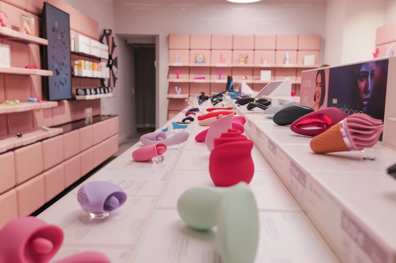 Satisfyer GEske — branded & retail project built by SLY Production, photo 12