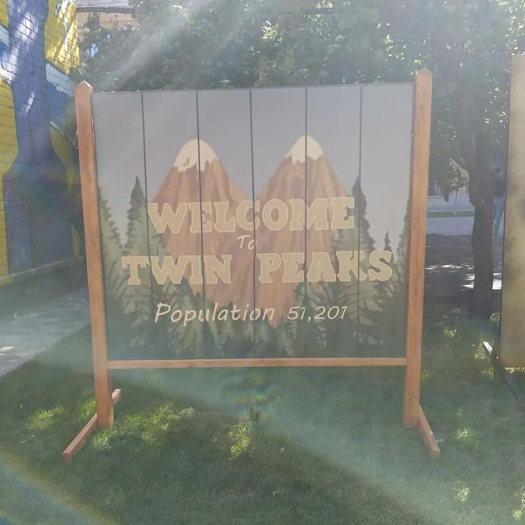 Twin Peaks photozone — event decor project built by SLY Production, photo 3