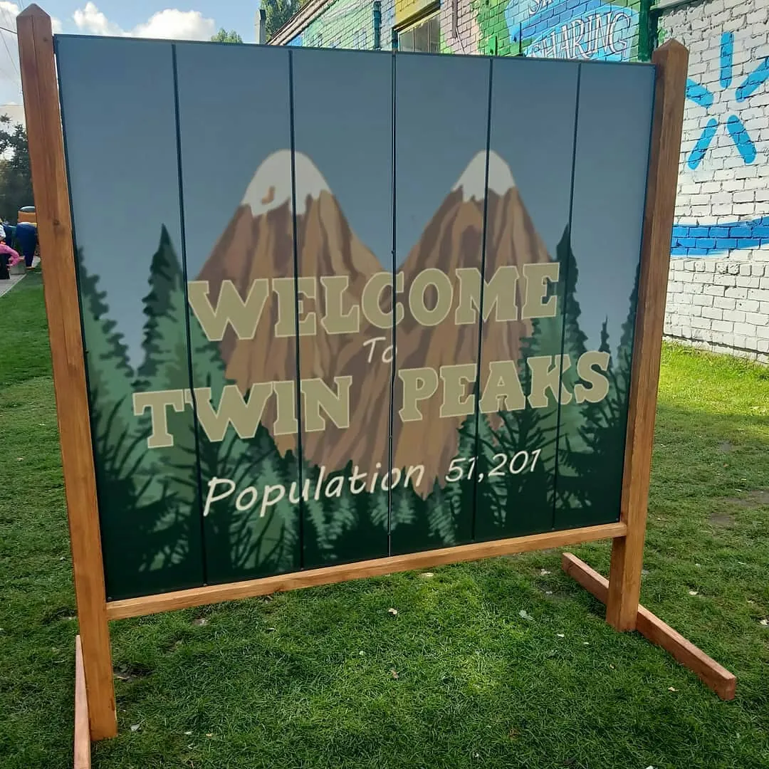 Twin Peaks photozone — event decor project built by SLY Production, photo 5