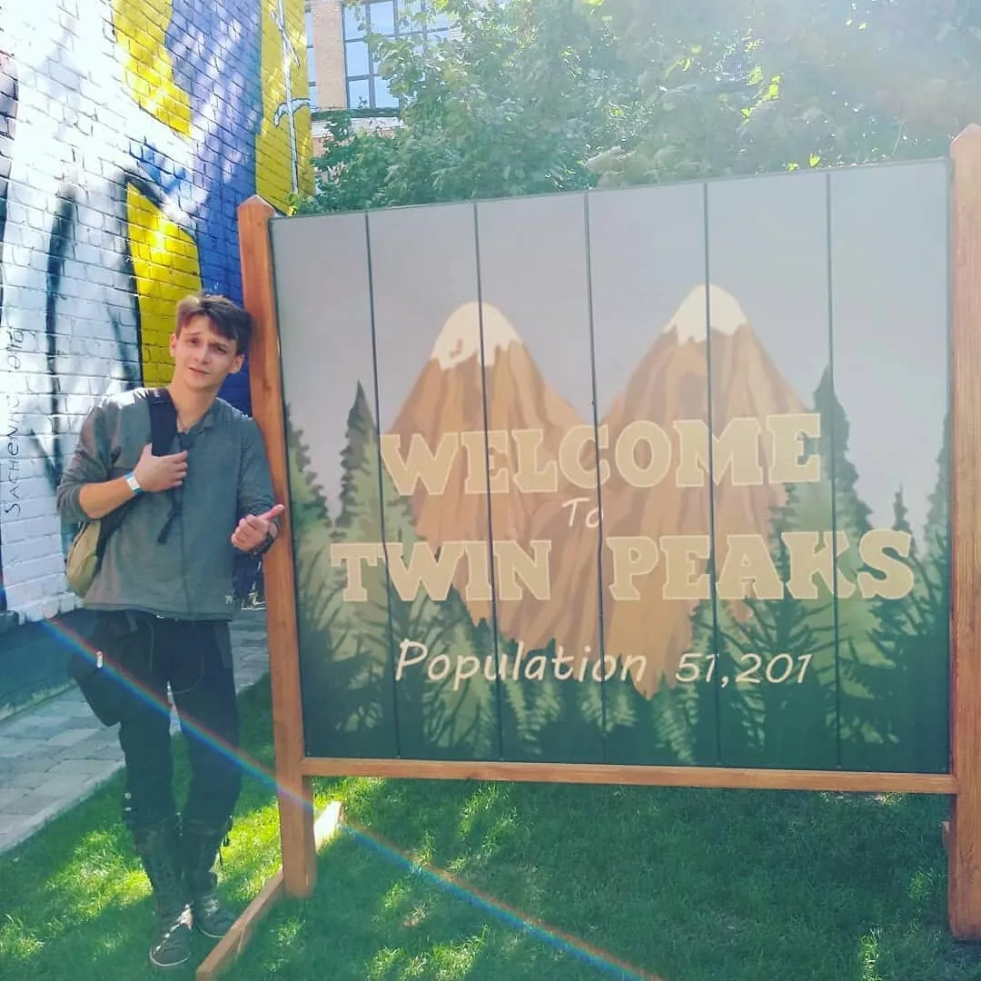 Twin Peaks photozone — event decor project built by SLY Production, photo 7
